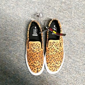 Women's Size 8 Slip on Shoes Leopard Print